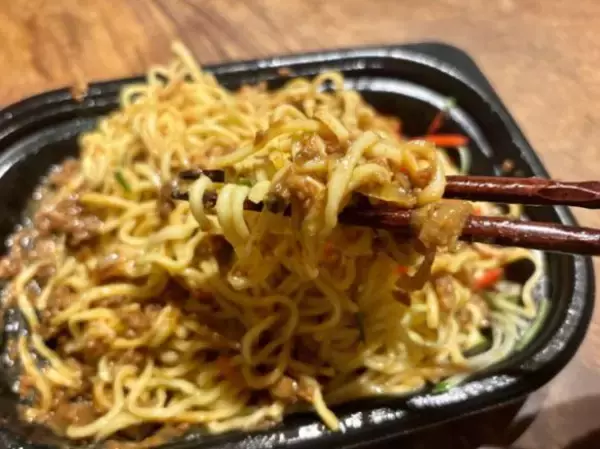 「夕食に悩んだら試したい！ ロピアの“ボリューム惣菜”5選。486円春巻き10本のコスパが反則レベル」の画像