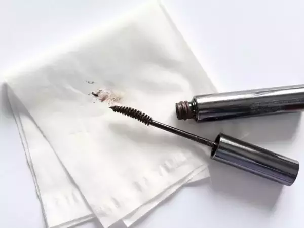 「夕方になると顔が老けてる…メイク崩れで“ゾンビ目になる”問題を、二度と起こさないコツ」の画像