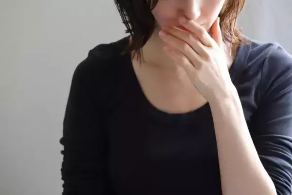 義父宛ての荷物をうっかり開封！→中から出てきた“大量のアレ”に悲鳴。夫にも義母にも言えなくてツラい