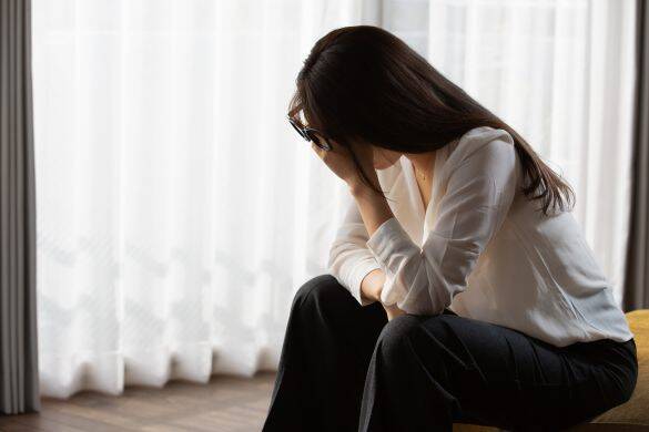 義父宛ての荷物をうっかり開封！→中から出てきた“大量のアレ”に悲鳴。夫にも義母にも言えなくてツラい