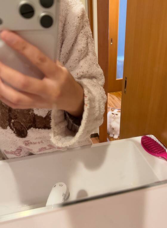 「猫のお尻の穴みたい…!!」味わい深いお顔のにゃんこに一目惚れ。“仙人顔”なのに中身は甘えん坊で愛くるしい