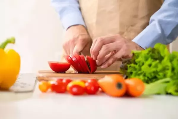 「「決まった時間にメシを用意しろ！」自分勝手な同居の義父を黙らせた“嫁の反撃”が最高／2025 人気記事top5」の画像