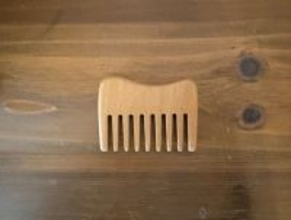 ローソンでしか買えない“無印良品のくし”がかわいすぎる！ マッサージもできて毎日の相棒に