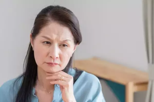 「夫の浮気を相談したら…味方だったはずの義母が豹変！ 耳を疑う“汚い本音”に凍りついた」の画像