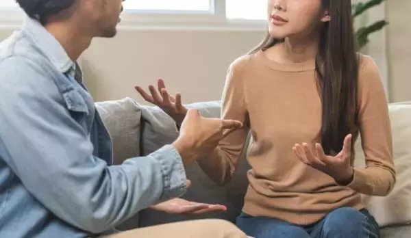 「夫の浮気を相談したら…味方だったはずの義母が豹変！ 耳を疑う“汚い本音”に凍りついた」の画像