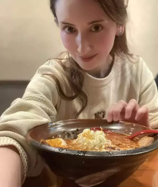 「LINEの新機能で恐怖！親友がAIで作った返信が“彼女そのもの”だったとき、40歳の私が感じた危機感」の画像