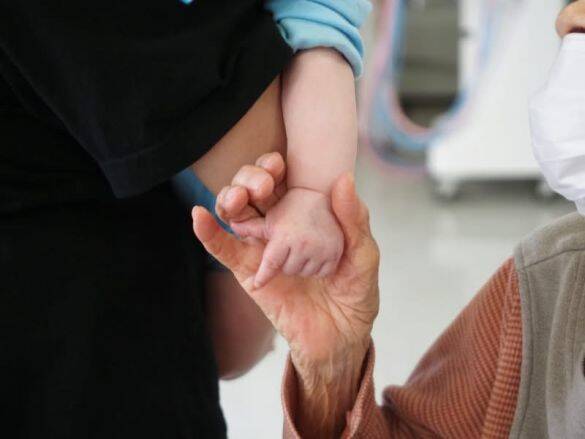10年間毎日サイゼで体重28kgに…「強迫性障害の義母」の介護が0歳育児の真っ只中に始まった話