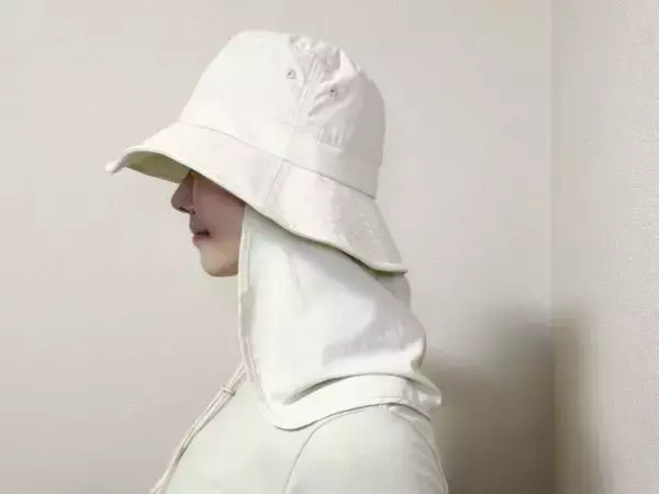 「首の後ろだけ真っ黒…」を阻止！ユニクロの2990円ハット、肩まで覆うシェードがすごい
