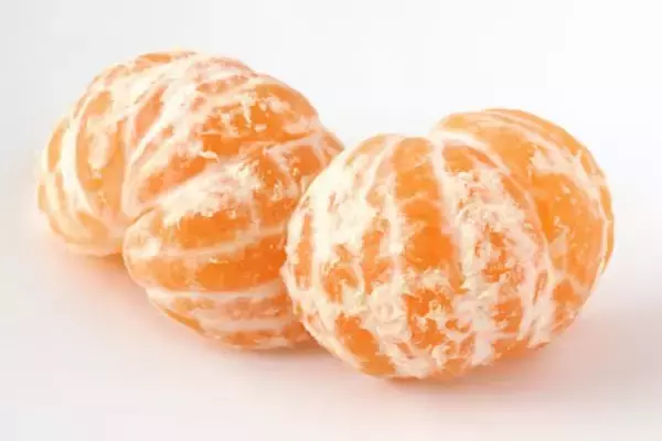 「「捨てるなんて、もったいない！」“果物のプロ”が教える、ミカンの「白い筋」は食べた方がいい理由」の画像