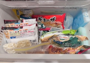 冷凍庫の中身ぐっちゃぐちゃ問題、ニトリの「冷凍庫トレー」で一発解決！ 開けるたびに気持ちいい