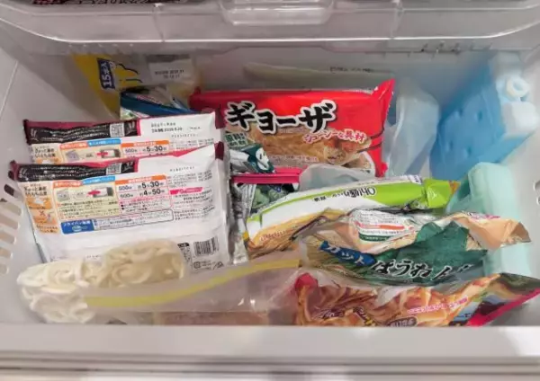 冷凍庫の中身ぐっちゃぐちゃ問題、ニトリの「冷凍庫トレー」で一発解決！ 開けるたびに気持ちいい