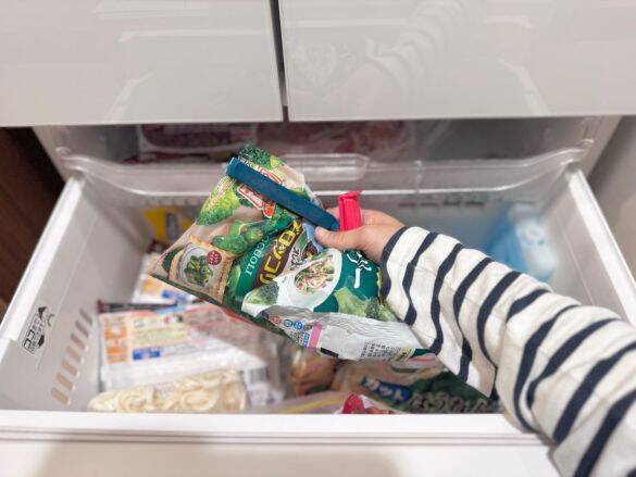 冷凍庫の中身ぐっちゃぐちゃ問題、ニトリの「冷凍庫トレー」で一発解決！ 開けるたびに気持ちいい
