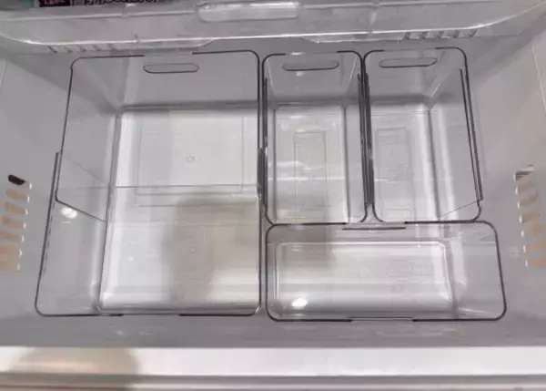 「冷凍庫の中身ぐっちゃぐちゃ問題、ニトリの「冷凍庫トレー」で一発解決！ 開けるたびに気持ちいい」の画像