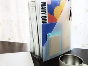 テーブル上に散乱する書類、郵便物、ふりかけ…→無印のファイルで一気に解決した！