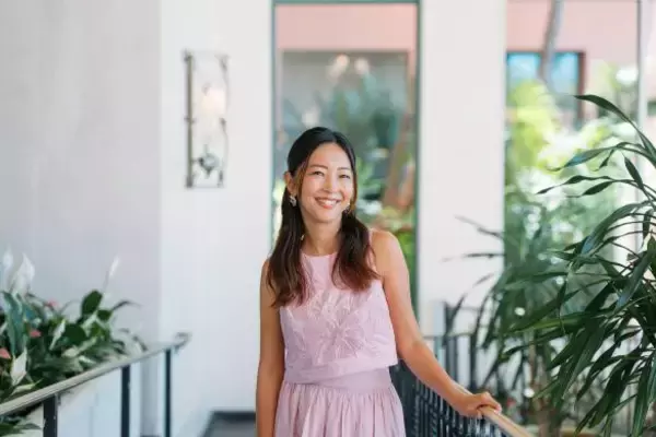 「13歳の娘に「ママ、アナウンサー時代のほうが可愛かった」と言われ…45歳元テレ朝アナがハワイ生活で感じた“老い”」の画像