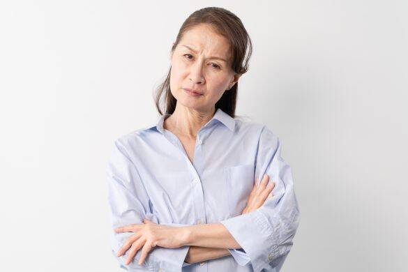 「人間のレジだけにしろ！」セルフレジができなくて怒鳴り散らす男性。現れたシニア女性の“鮮やかな仕草”で空気が一変