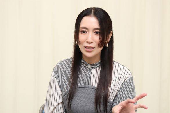 昨年独立し“俳優の夫”とふたりで会社を設立。47歳女優が明かす「夫婦関係の変化」とは