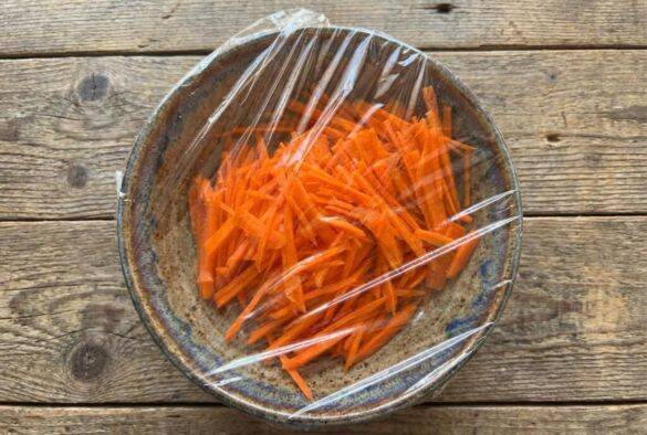 やみつき！ にんじんがモリモリ食べられる「レンチン3分の腸活サラダ」。便秘対策とダイエットを同時に