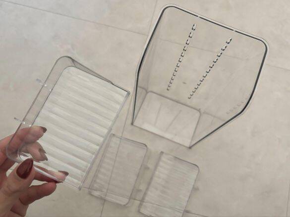 洗面台の“ごちゃつき収納”が一発でスッキリ！ ダイソー“高さ調節3段トレー”でデッドスペースゼロへ