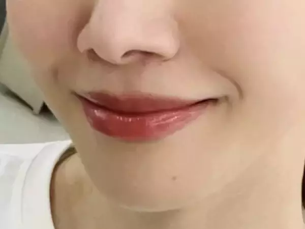 「40代の「私、鼻の下こんなに長かったっけ…」問題→セザンヌの660円コスメで超自然に短縮できた」の画像