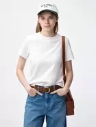 GUの“1000円前後”Tシャツ「買ってはいけない」「これは買い」をアパレル店員が解説。“だらしなく見えるTシャツ”の特徴は