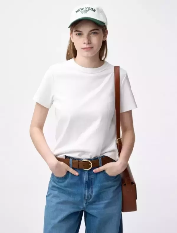 GUの“1000円前後”Tシャツ「買ってはいけない」「これは買い」をアパレル店員が解説。“だらしなく見えるTシャツ”の特徴は