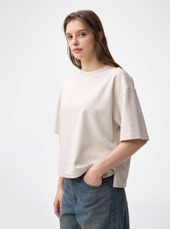 GUの“1000円前後”Tシャツ「買ってはいけない」「これは買い」をアパレル店員が解説。“だらしなく見えるTシャツ”の特徴は