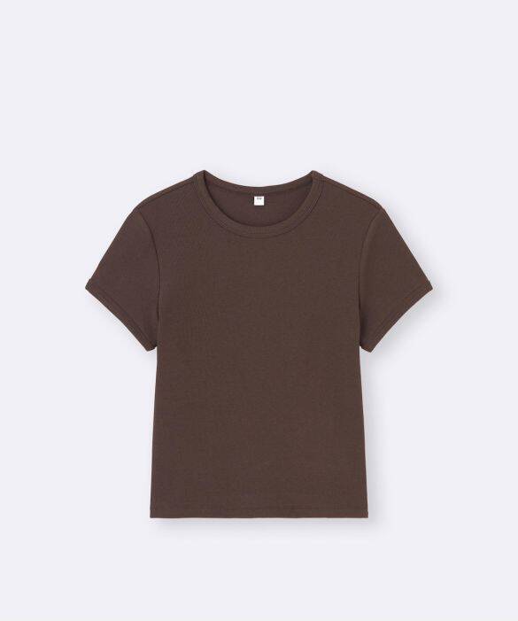 GUの“1000円前後”Tシャツ「買ってはいけない」「これは買い」をアパレル店員が解説。“だらしなく見えるTシャツ”の特徴は
