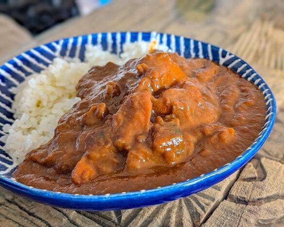 『ジョブチューン』で満場一致合格も。コンビニカレーのレベルが高すぎる！定番からチルドまで“名品”続々