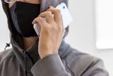 「「3日前にヤマダ電機で…」行動が筒抜けで64歳母が信じた偽刑事。189万を奪われた特殊詐欺の巧妙すぎる手口とは」の画像3