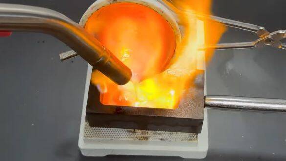 ヤフオクの金歯も溶かす!? 執念で「金塊1kg」を目指す男性を直撃。そのロマンが凄すぎた