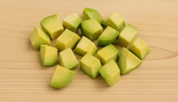 「「アボカド」を毎日食べたら体に起こるコト。最新研究が示した、腸活フルーツの“新常識”」の画像