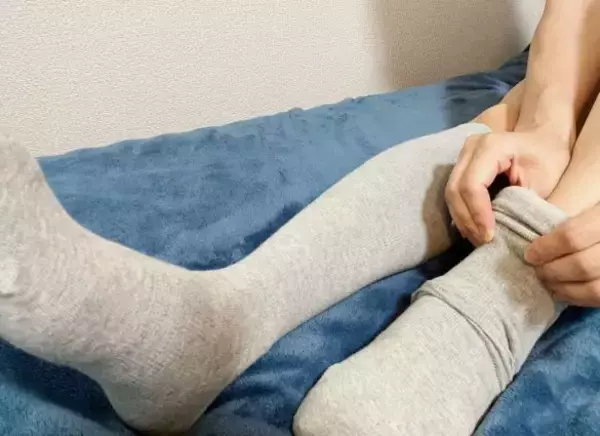 「「着圧ソックスはダルいけど、むくみはとりたい…」のモヤモヤを解決！無印良品の靴下が“正解”だった」の画像
