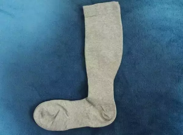 「「着圧ソックスはダルいけど、むくみはとりたい…」のモヤモヤを解決！無印良品の靴下が“正解”だった」の画像