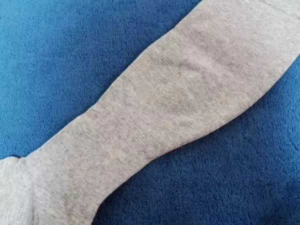 「「着圧ソックスはダルいけど、むくみはとりたい…」のモヤモヤを解決！無印良品の靴下が“正解”だった」の画像