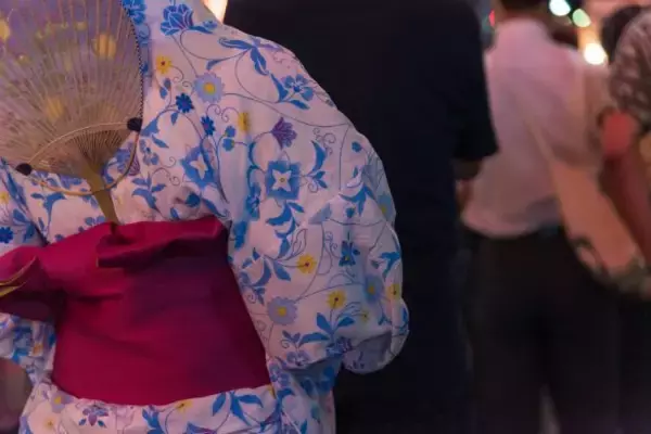 イケメン彼氏と花火デート、数日後に“突然フラれた理由”が恥ずかしすぎた…／恋愛人気記事BEST