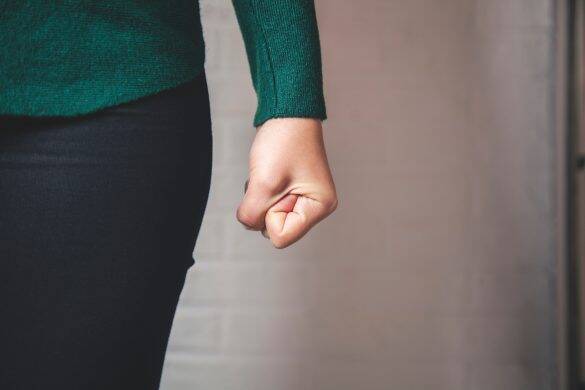 クレーム客に電話でババア呼ばわりされイラッ、実際に現れた男はなんと…／びっくり体験人気記事BEST