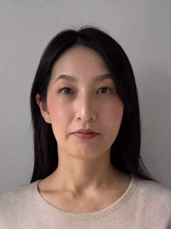 「40代「老け見え眉毛」な人がやってる“NGな描き方”3つ。若見え眉毛にするコツとは？」の画像