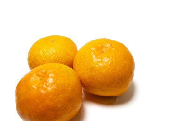 「知らなきゃもったいない！」おいしいミカンの選び方。“果物のプロ”がこっそり教える「実はでこぼこの方が…」