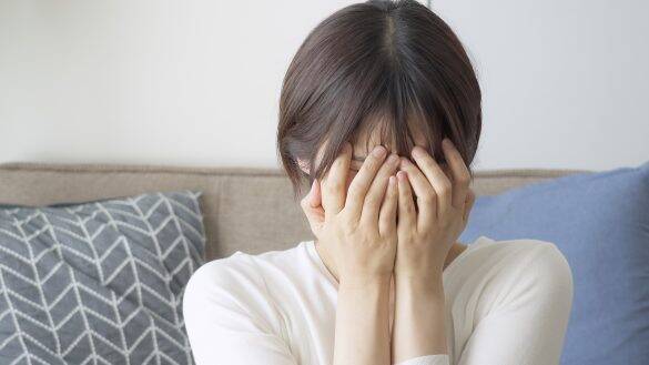 夫がなんと18歳を妊娠させて逃亡！泣き崩れる彼女に妻がとった行動とは？／結婚人気記事BEST