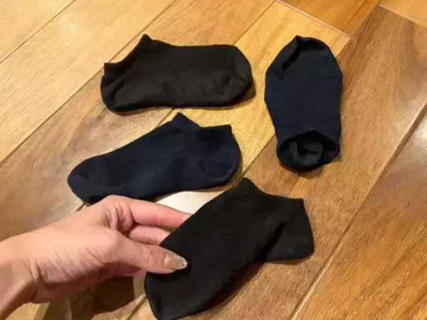 「洗濯の後「靴下をペアにするのが面倒すぎる問題」にサヨナラ！ たった110円で解決した方法は」の画像