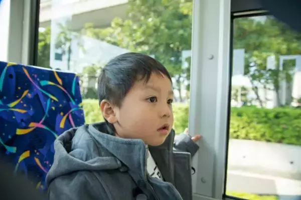 「バス車内で2歳息子が大興奮。「元気ね」と話しかけてきた高齢女性の“次の言葉”に大ショック／びっくり体験人気記事BEST」の画像