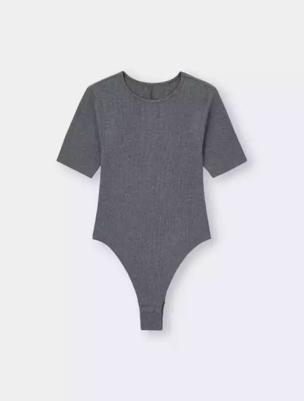 「なぜ今？ お股に留め具がある「昔のハイレグ水着みたいな下着」流行のワケ。赤ちゃんのロンパースにも似てる」の画像