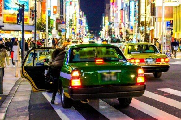 私の不倫に動じない夫。愛がないのかと思っていたら“禁断の癖”が…／結婚人気記事BEST