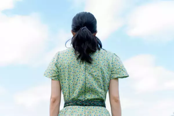 「帰省中の新幹線で隣の女性に無断で写真を撮られた。その女性には辛すぎる事情が…／びっくり体験人気記事BEST」の画像