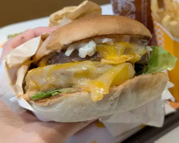 「ロッテリア全店消滅の衝撃。新ブランド「ゼッテリア」の明暗を分けるのは？実食してわかったこと」の画像