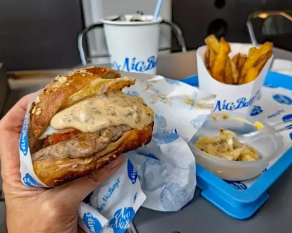 「ロッテリア全店消滅の衝撃。新ブランド「ゼッテリア」の明暗を分けるのは？実食してわかったこと」の画像