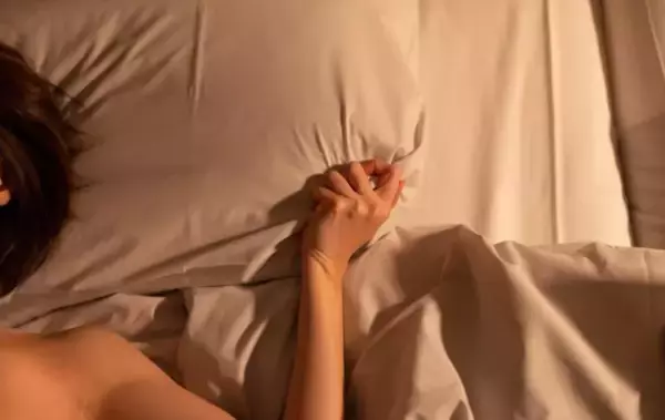 「12歳下の彼に初おうちデートで「急に冷められた」ショックすぎる理由。彼のインスタを開いたら…／恋愛人気記事BEST」の画像