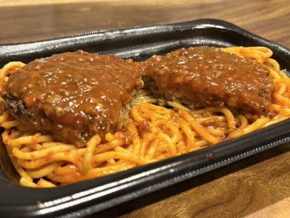 「デカすぎて二度見…」ロピアの“衝撃ボリューム”総菜4選。646円「MEGAパスタ」の満足度が凄かった