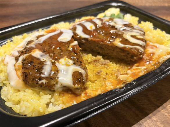 「デカすぎて二度見…」ロピアの“衝撃ボリューム”総菜4選。646円「MEGAパスタ」の満足度が凄かった